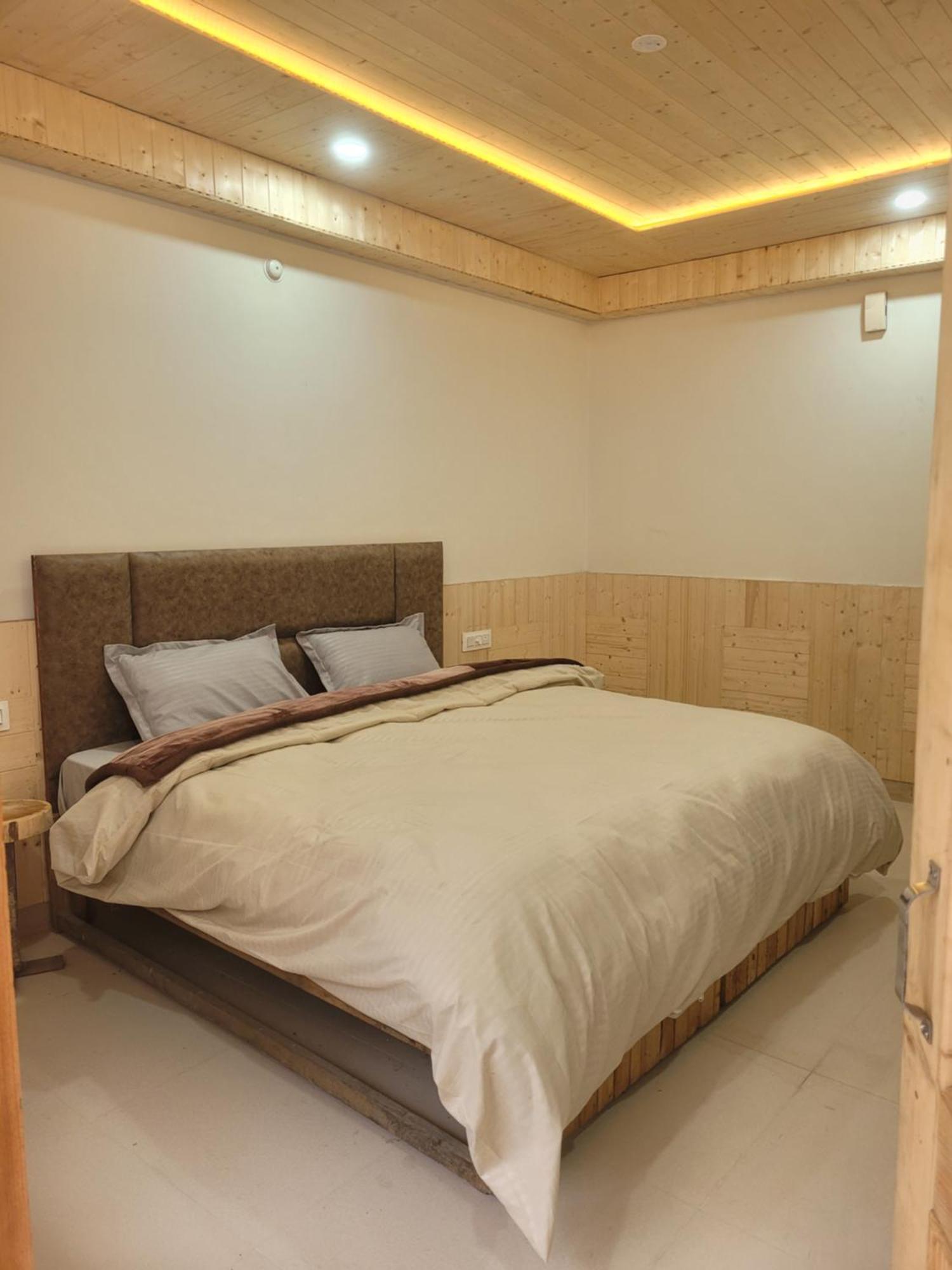 Whoopers Hostel Kasol Kültér fotó